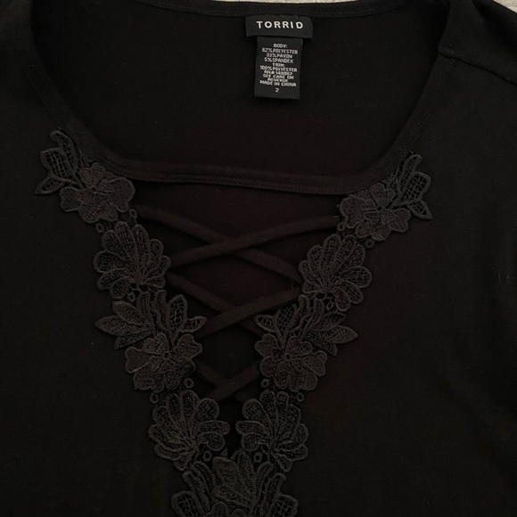 Torrid black blouse with flowers - Picture 2 of 3